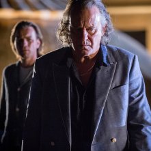 Il nostro traditore tipo: Stellan Skarsgård e Ewan McGregor in una scena del film