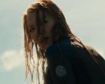 The Shallows: Blake Lively inseguita da uno squalo nel trailer
