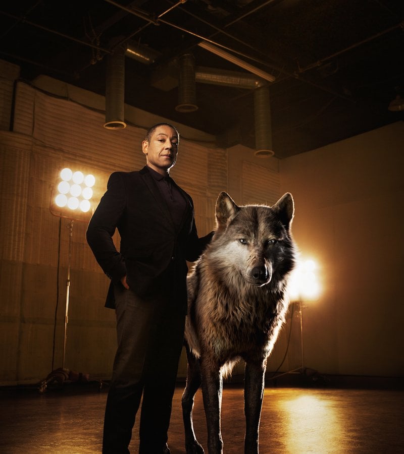 Una scena con Giancarlo Esposito