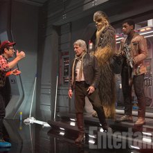 Star Wars: Il Risveglio della Forza - J.J. Abrams dà delle indicazioni agli attori sul set