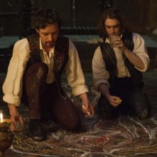 Victor - La storia segreta del Dottor Frankenstein: James McAvoy e Daniel Radcliffe in un momento del film