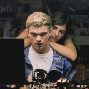 Zeta: Jacopo Olmo Antinori e Irene Vetere in una scena del film