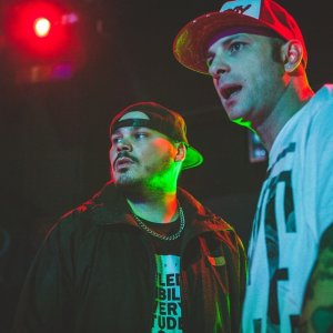 Zeta: Salvatore Esposito e Clementino in una scena del film