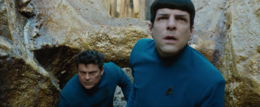 Star Trek Beyond: Karl Urban e Zachary Quinto in una scena del film