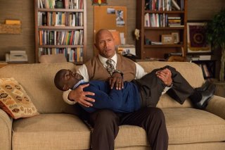 Una spia e mezzo: Kevin Hart e Dwayne Johnson in una scena del film