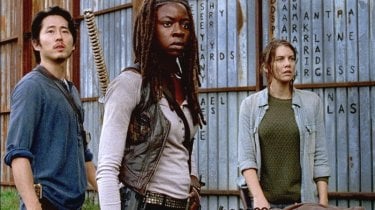 The Walking Dead: Steven Yeun, Lauren Cohan e 	Danai Gurira nell'episodio 6x15 Il cerchio