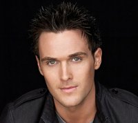 Locandina di Owain Yeoman