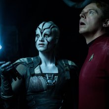 Star Trek Beyond: Simon Pegg e Sofia Boutella sono immersi nel buio
