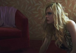 The Neon Demon: un primo piano di Elle Fanning