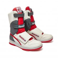 Alien: un'immagine delle Reebok Stompers, le scarpe indossate da Ripley