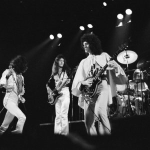 Queen: A Night in Bohemia, un'immagine del concerto del 1975