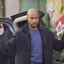 Agents of S.H.I.E.L.D.: l'attore Henry Simmons in una foto dell'episodio Bouncing Back