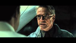 Batman v Superman: Dawn Of Justice - Clip 'Vuole entrare in guerra?'
