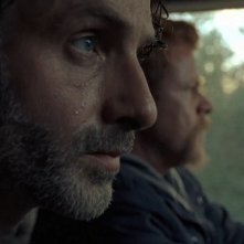 The Walking Dead: Andrew Lincoln e Michael Cudlitz in L'ultimo giorno sulla Terra