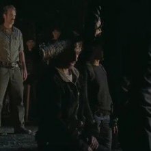 The Walking Dead: Negan minaccia Rick con Lucille nella puntata L'ultimo giorno sulla Terra