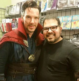 Doctor Strange: le foto di Benedict Cumberbatch in un negozio di fumetti