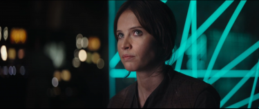 Rogue One - A Star Wars Story: un primo piano di Felicity Jones nel teaser trailer del film