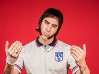 Attenti a Sacha Baron Cohen: con 'Grimsby' si trasforma nel fratello scemo di 007