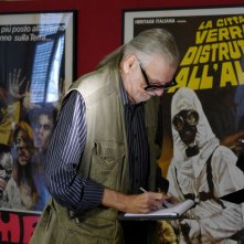 Lucca Film Festival: George Romero di fronte al poster di The Crazies