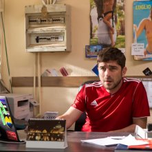 Cristian e Palletta contro tutti: Libero De Rienzo in una scena del film