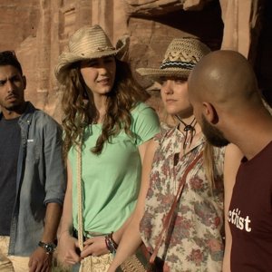 Viaggio da paura: Madeline Zima, Christina Ulfsparre, Fahad Albutairi e Shadi Alfons in un momento del film