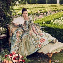 Outlander: l'attrice Claire Sermonne interpreta Louise de Rohan nella seconda stagione