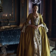Outlander: l'attrice Caitriona Balfe in un'immagine della seconda stagione