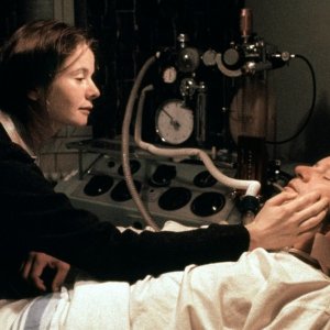 Emily Watson in Le onde del destino