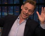 Tom Hiddleston imita Chris Evans: ecco Loki versione Captain America