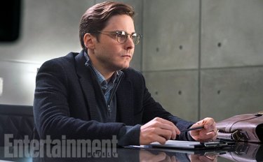 Captain America: Civil War - Un primo sguardo a Helmut Zemo, interpretato da Daniel Bruhl