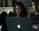 Friend Request - Il film arriva nelle sale, ecco due nuove clip