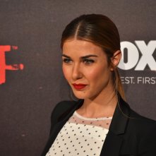 Outcast: Martina Pinto sul red carpet della premiere europea