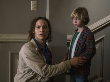 Fear the Walking Dead: l'attore Frank Dillane interpreta Nick in We All Fall Down