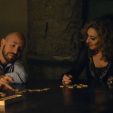 La buona uscita: Marco Cavalli e Gea Martire in una scena del film