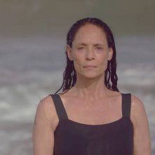 Aquarius: Sonia Braga in un momento del film