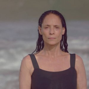 Aquarius: Sonia Braga in un momento del film