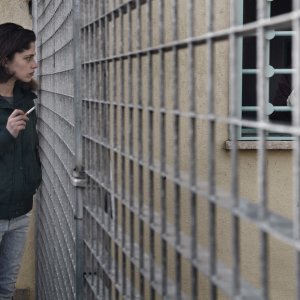 Fiore: Josciua Algeri e Daphne Scoccia in una scena del film