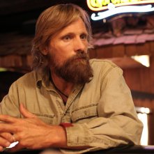 Captain Fantastic: Viggo Mortensen in una scena del film