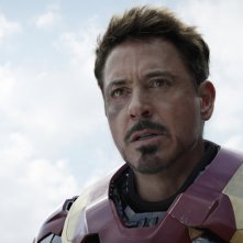 Captain America: Civil War - Robert Downey Jr. in un momento del film