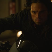 Captain America: Civil War - Sebastian Stan in moto in un momento del film