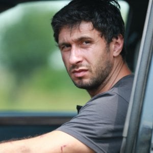 Dogs: Dragos Bucur in una scena del film