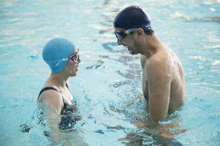 L'effet aquatique: Samir Guesmi e Florence Loiret Caille in una scena del film