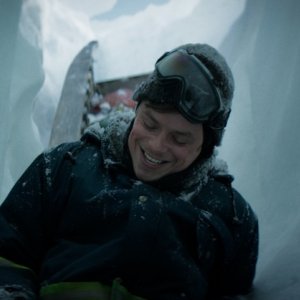 Two Lovers and a Bear: Dane DeHaan in un momento del film