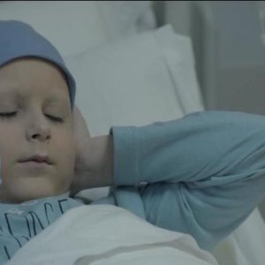 InFernet: un bambino in una scena del film