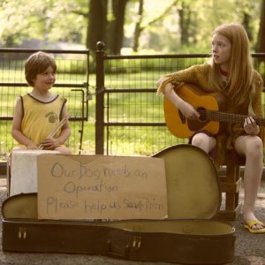 La famiglia Fang: i giovani Mackenzie Brooke Smith e Jack McCarthy in una scena