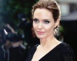 Angelina Jolie: le nuove foto dell'attrice preoccupano i fan