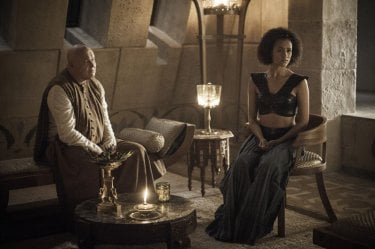 Il trono di spade: Conleth Hill e Nathalie Emmanuel in una foto di Home