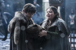 Il trono di spade: Ramsay Bolton prende in braccio suo fratello in Home