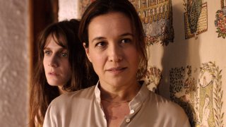 Le case delle estati lontane: Yaël Abecassis e Judith Chemla in una scena del film