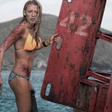 Paradise Beach - Dentro l'incubo: Blake Lively in una scena del film